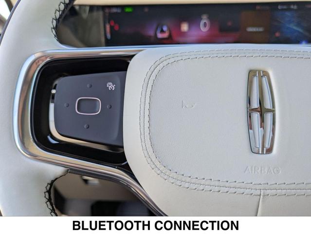 Photo of 2025 Lustrous Gray Metallic Lincoln Nautilus