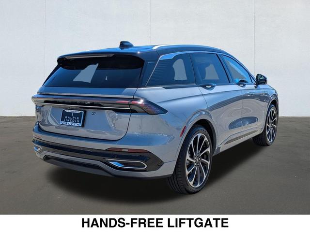 Photo of 2025 Lustrous Gray Metallic Lincoln Nautilus