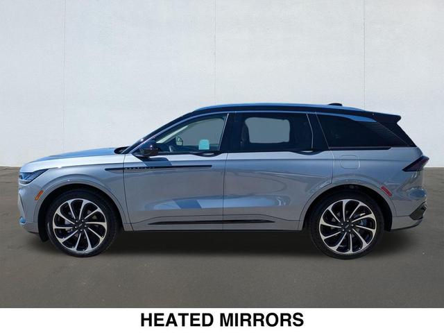 Photo of 2025 Lustrous Gray Metallic Lincoln Nautilus