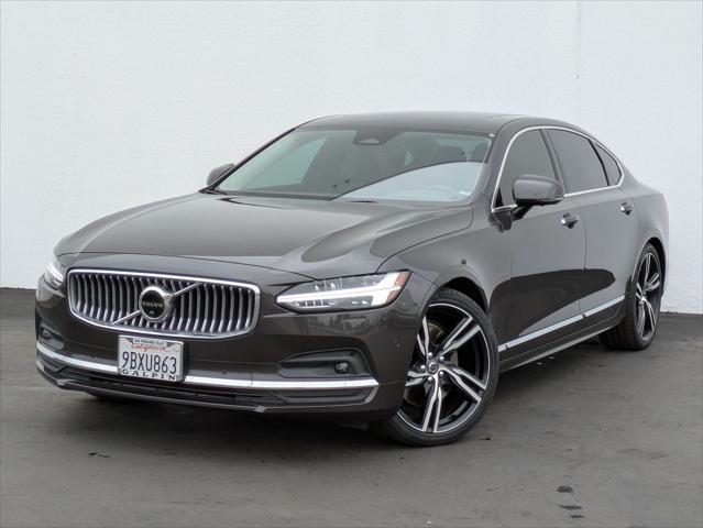 2022 Volvo S90