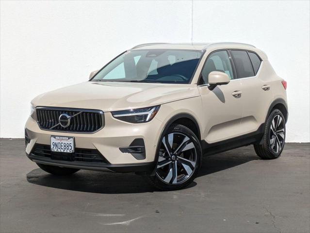 2025 Volvo XC40