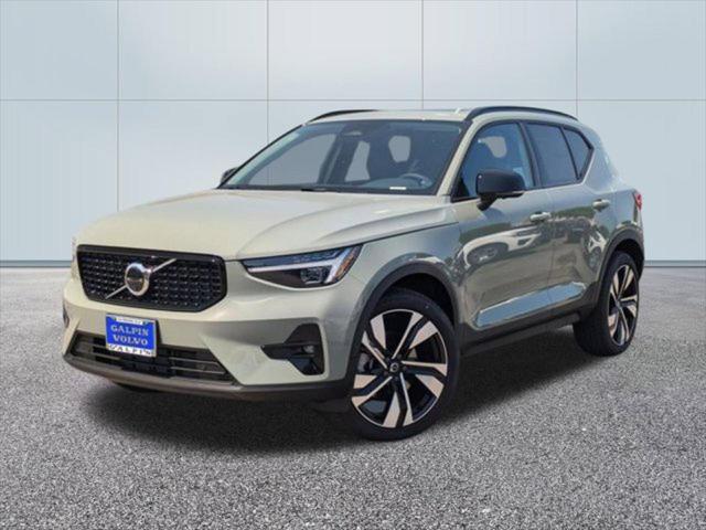 2025 Volvo XC40