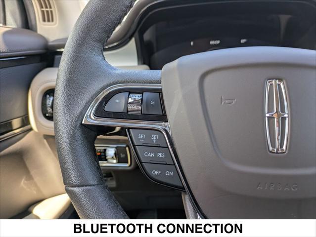 Photo of 2022 SILVER RADIANCE METALLIC Lincoln Nautilus