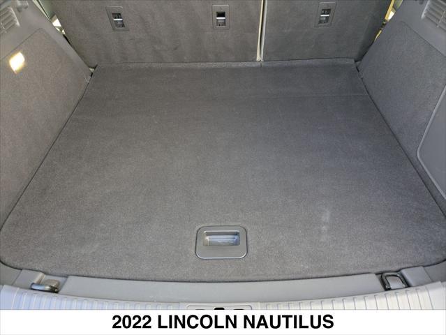 Photo of 2022 SILVER RADIANCE METALLIC Lincoln Nautilus