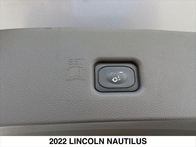 Photo of 2022 SILVER RADIANCE METALLIC Lincoln Nautilus