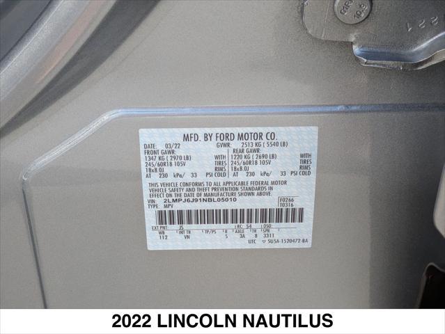 Photo of 2022 SILVER RADIANCE METALLIC Lincoln Nautilus