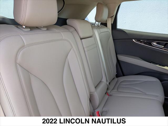 Photo of 2022 SILVER RADIANCE METALLIC Lincoln Nautilus