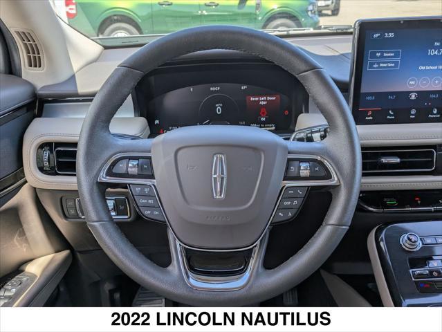 Photo of 2022 SILVER RADIANCE METALLIC Lincoln Nautilus