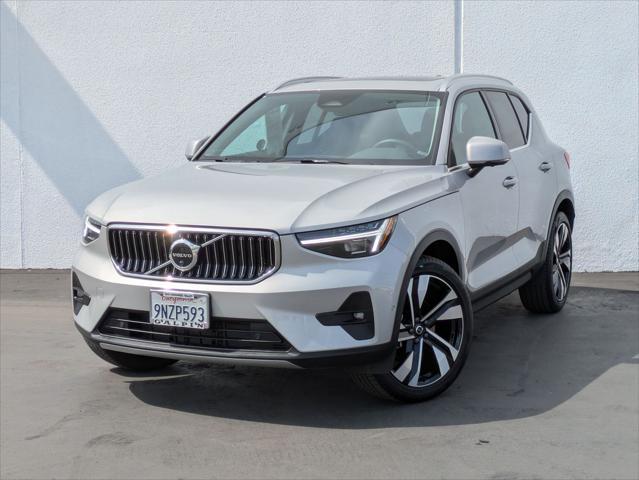 2025 Volvo XC40