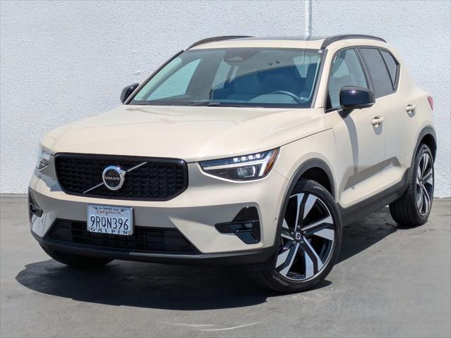 2025 Volvo XC40