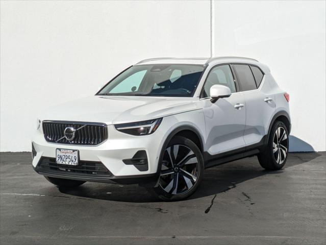 2025 Volvo XC40