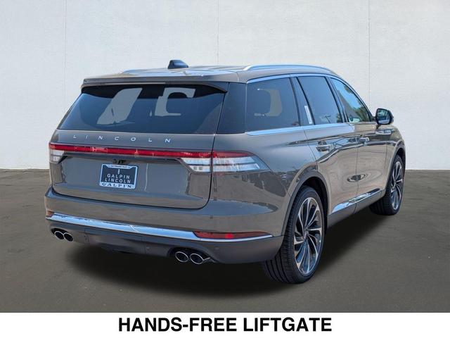 Photo of 2025 HARBOR GRAY METALLIC Lincoln Aviator