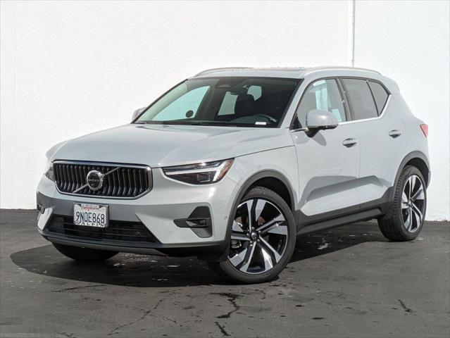 2025 Volvo XC40