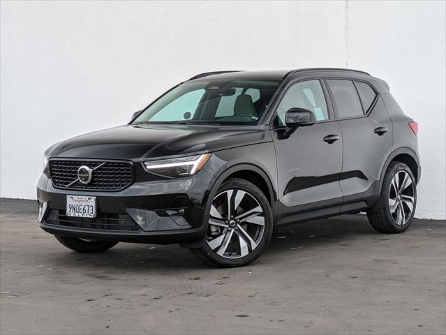 2025 Volvo XC40