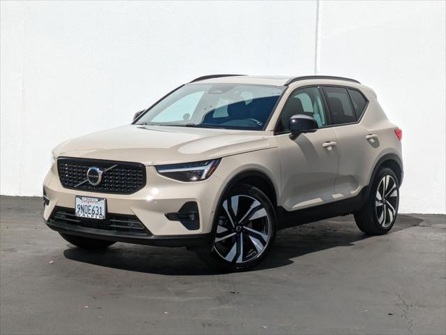 2025 Volvo XC40