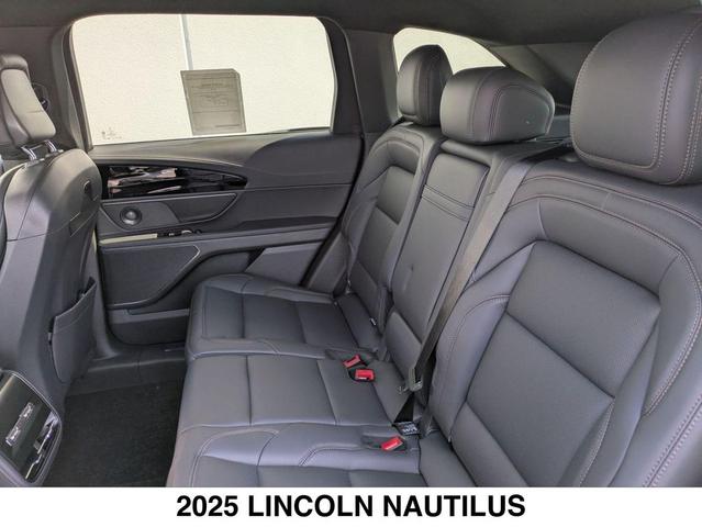 Photo of 2025 WHISPER BLUE METALLIC Lincoln Nautilus