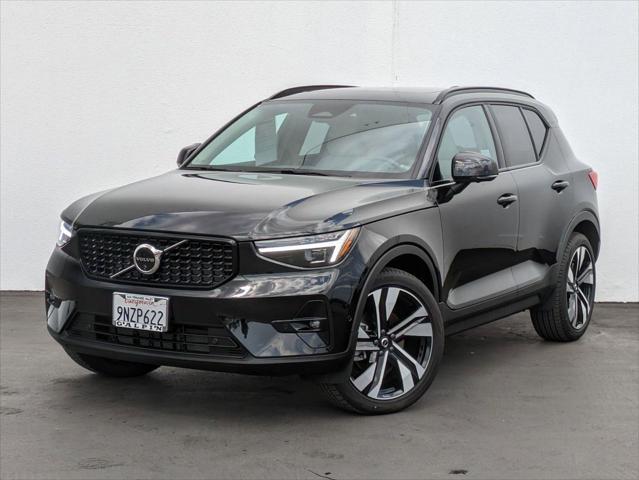 2025 Volvo XC40
