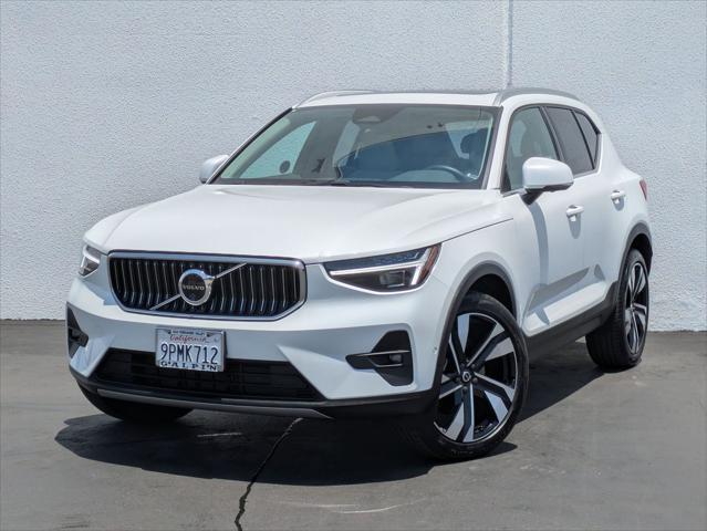 2025 Volvo XC40