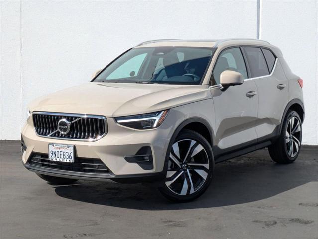 2025 Volvo XC40