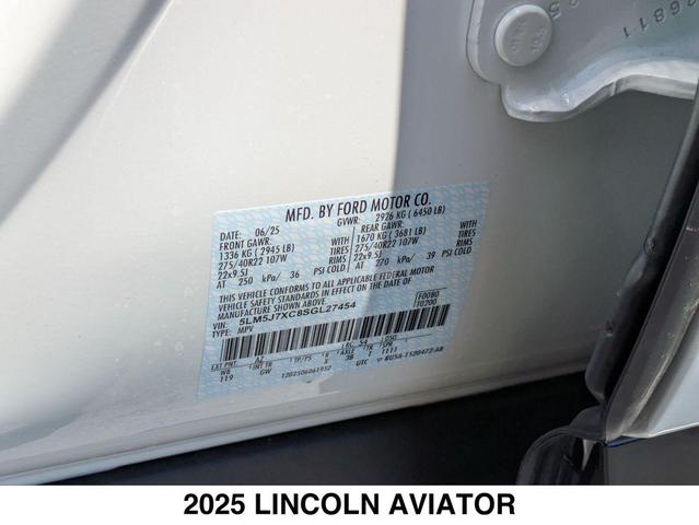Photo of 2025 PRISTINE WHITE METALLIC Lincoln Aviator