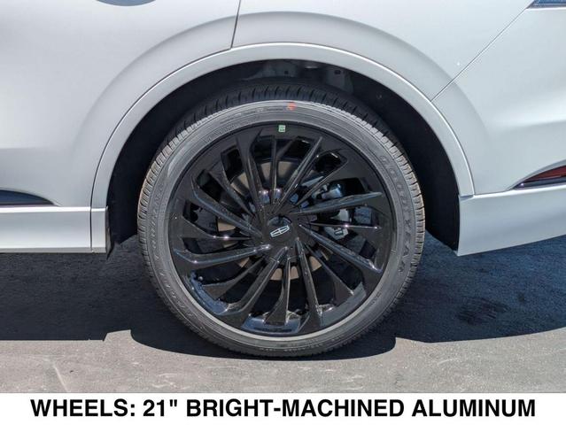 Photo of 2025 PRISTINE WHITE METALLIC Lincoln Aviator