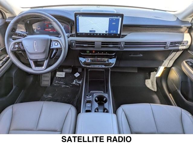 Photo of 2025 CRYSTAL WHITE METALLIC Lincoln Corsair