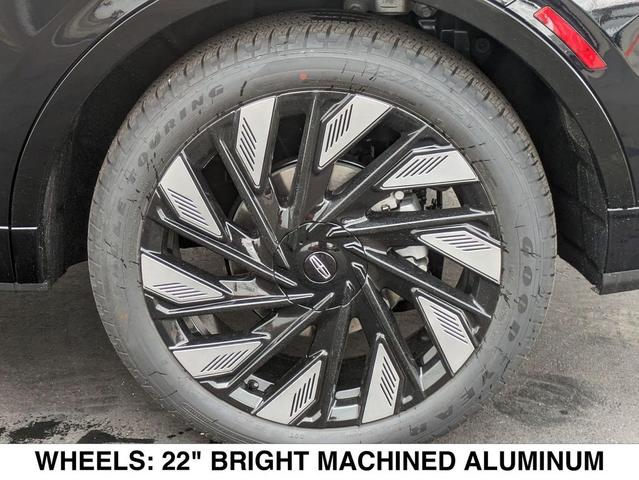 Photo of 2025 INFINITE BLACK METALLIC Lincoln Nautilus