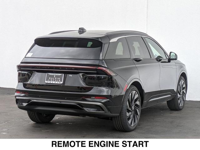 Photo of 2025 INFINITE BLACK METALLIC Lincoln Nautilus