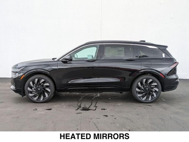 Photo of 2025 INFINITE BLACK METALLIC Lincoln Nautilus