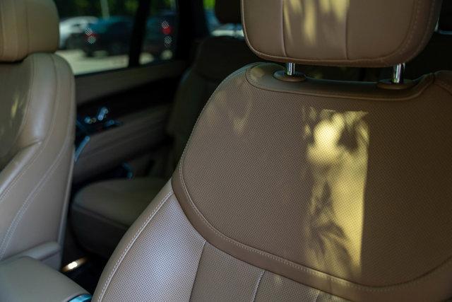 Photo of 2024 White Land Rover Range Rover