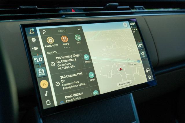 Photo of 2024 White Land Rover Range Rover