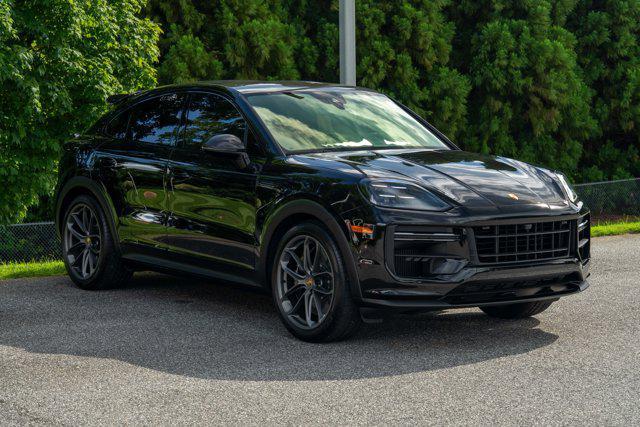 Photo of 2024 CHROMITE BLACK Porsche Cayenne