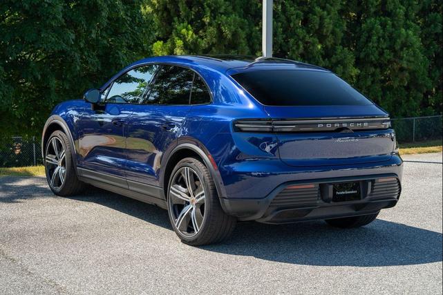 Photo of 2025 Blue Porsche Macan