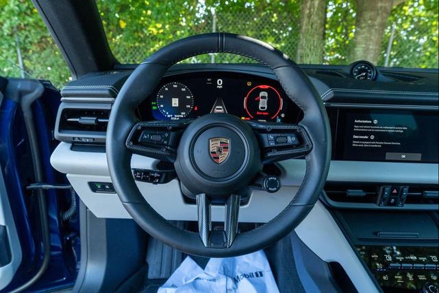 Photo of 2025 Blue Porsche Macan