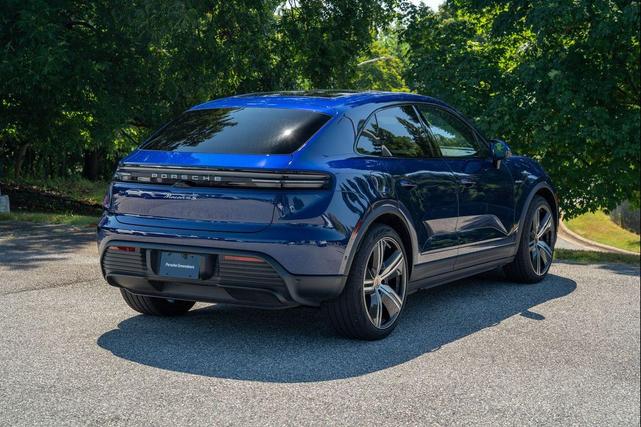 Photo of 2025 Blue Porsche Macan