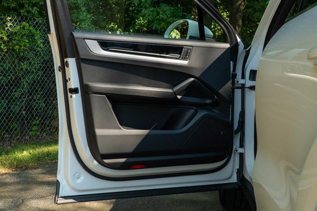 Photo of 2024 White Porsche Cayenne