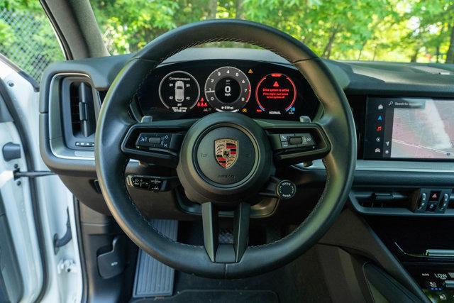 Photo of 2024 White Porsche Cayenne