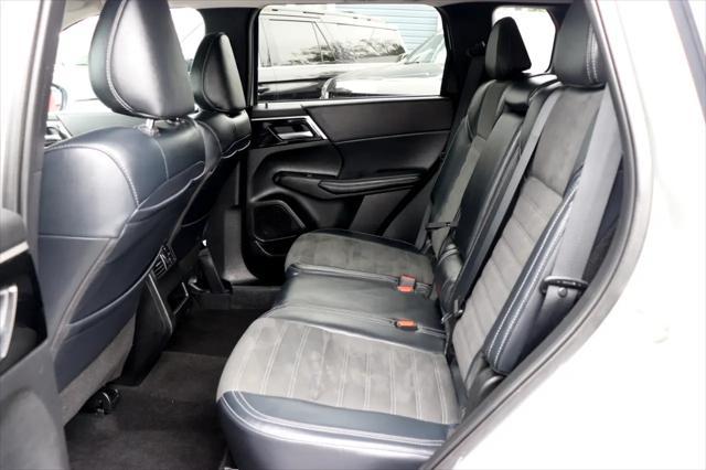 Photo of 2024 Alloy Silver Metallic Mitsubishi Outlander