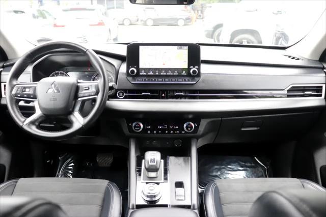 Photo of 2024 Alloy Silver Metallic Mitsubishi Outlander