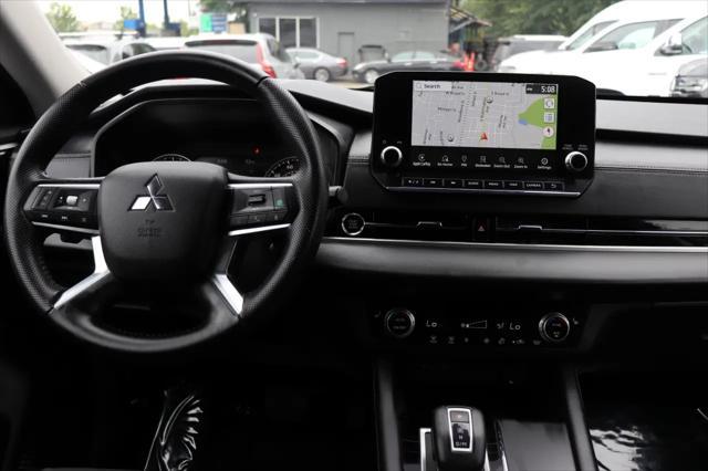 Photo of 2024 Alloy Silver Metallic Mitsubishi Outlander