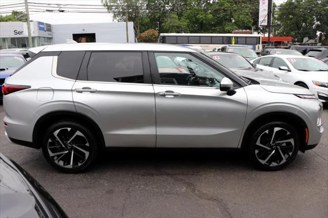 Photo of 2024 Alloy Silver Metallic Mitsubishi Outlander