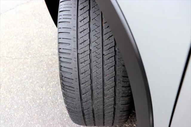 Photo of 2024 Alloy Silver Metallic Mitsubishi Outlander