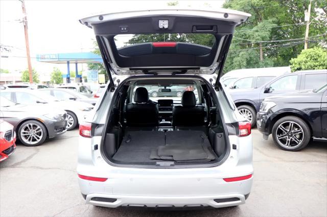 Photo of 2024 Alloy Silver Metallic Mitsubishi Outlander