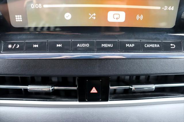Photo of 2024 Alloy Silver Metallic Mitsubishi Outlander