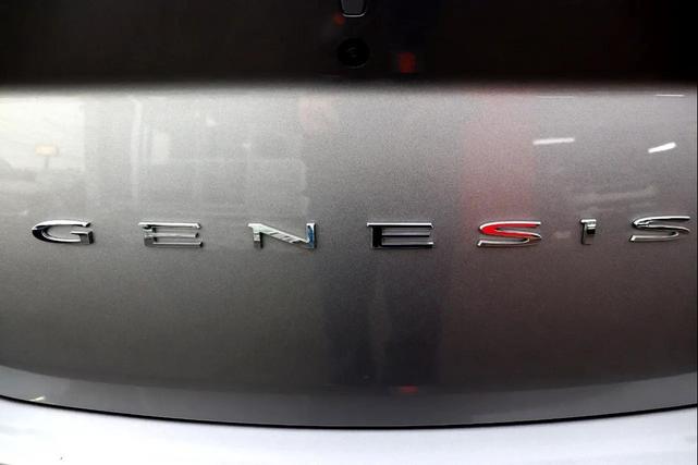 Photo of 2024 Gray Genesis G70