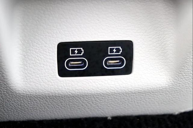 Photo of 2024 Gray Genesis G70