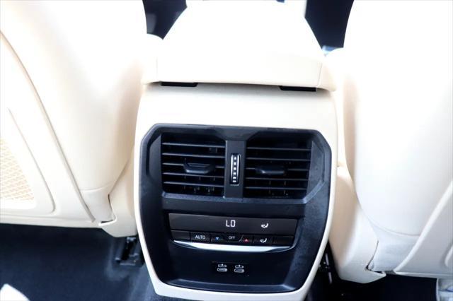 Photo of 2022 Black BMW 330