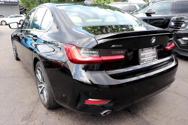 Photo of 2022 Black BMW 330