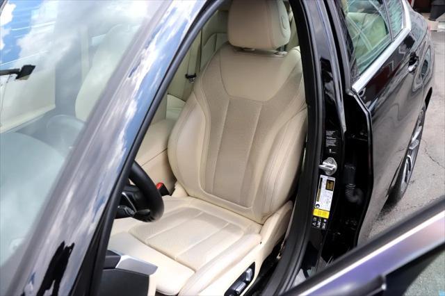 Photo of 2022 Black BMW 330