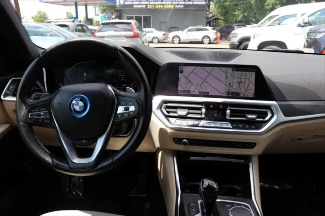 Photo of 2022 Black BMW 330